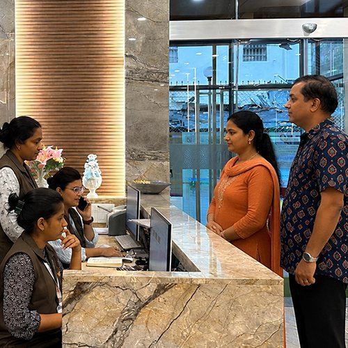 Why Students Are Choosing Hostels in Malad Over Daily Mumbai Travel